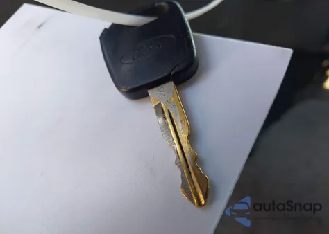 2001 Ford F-150 Xl/Xlt z USA, uszkodzony, nr VIN 1FTZX17251NB05749